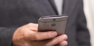 H Google μας ακούει από τα κινητά τηλέφωνα