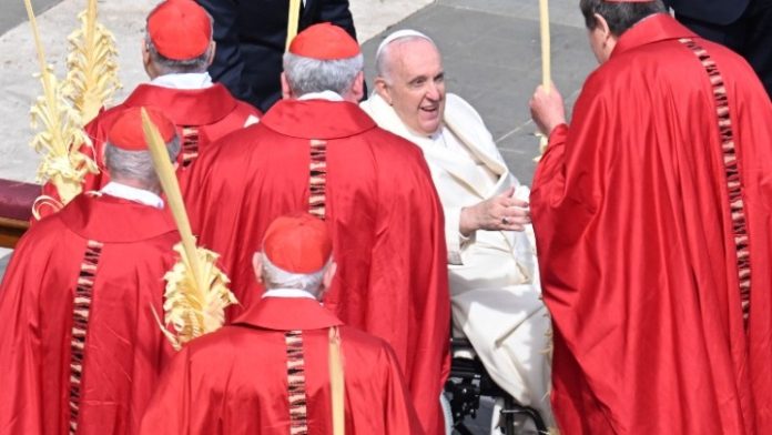 Πάπας Φραγκίσκος: Ευχαρίστησε τους πιστούς που προσευχήθηκαν υπέρ της υγείας του - «Χρειάζομαι το χάδι του Ιησού», είπε στους πιστούς

