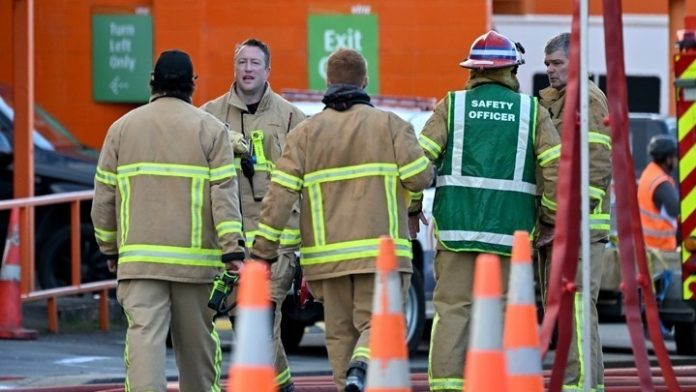  «Ύποπτη» η πυρκαγιά σε ξενοδοχείο της Ουέλιγκτον σύμφωνα με τη νεοζηλανδική αστυνομία 