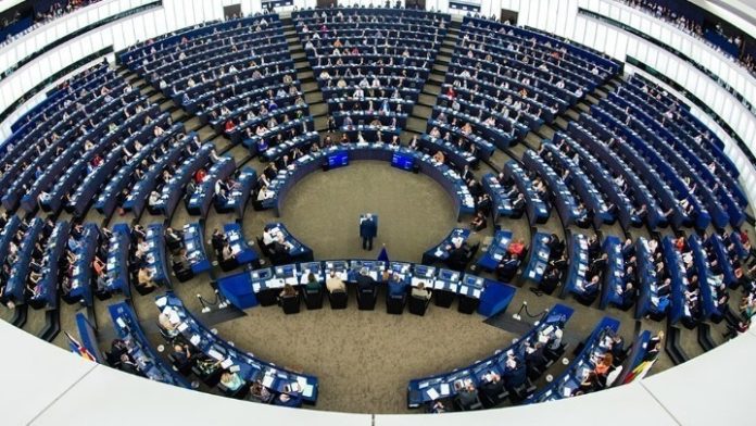 ΕΕ: Καθώς πλησιάζουν οι ευρωεκλογές, οι Βρυξέλλες αναζητούν τρόπους να αντιμετωπίσουν τις απόπειρες ανάμιξης της Ρωσίας
